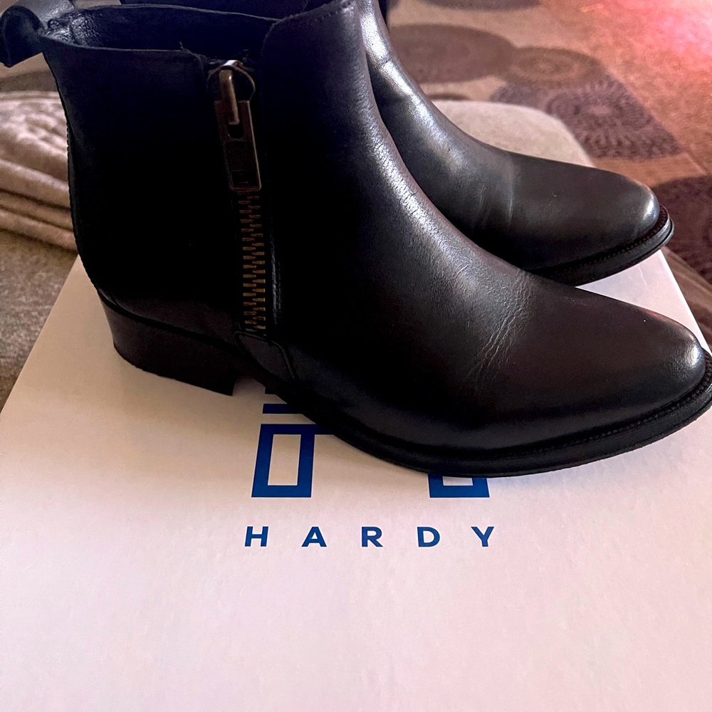 Hardy women’s leather boots. New size 8